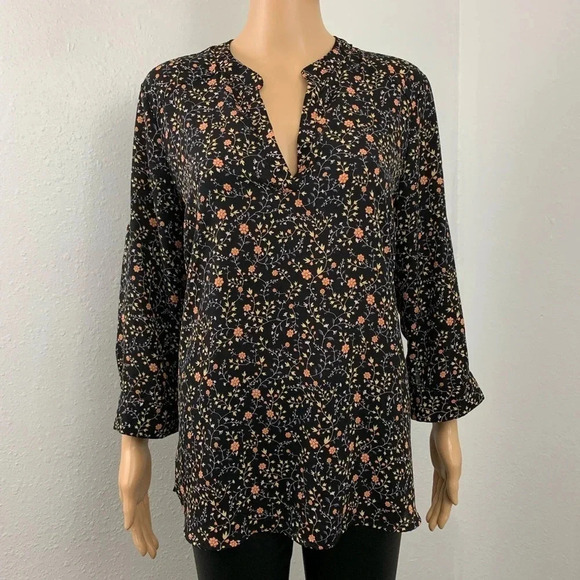Forever 21 Ditsy floral Print Top - Picture 1 of 8